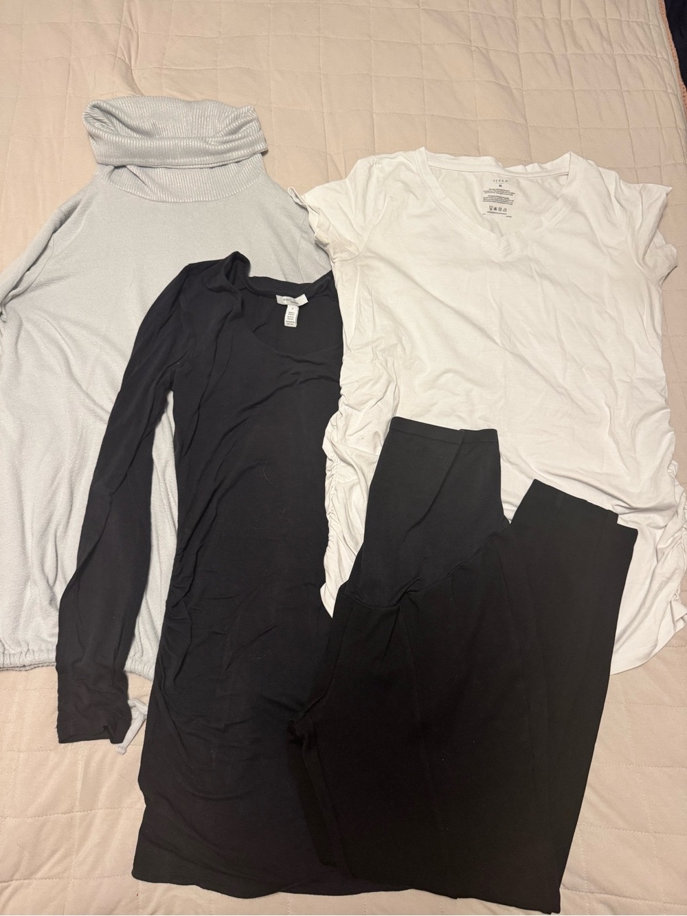 Maternity Bundle: Gap, Old Navy, Daily Ritual Size Medium